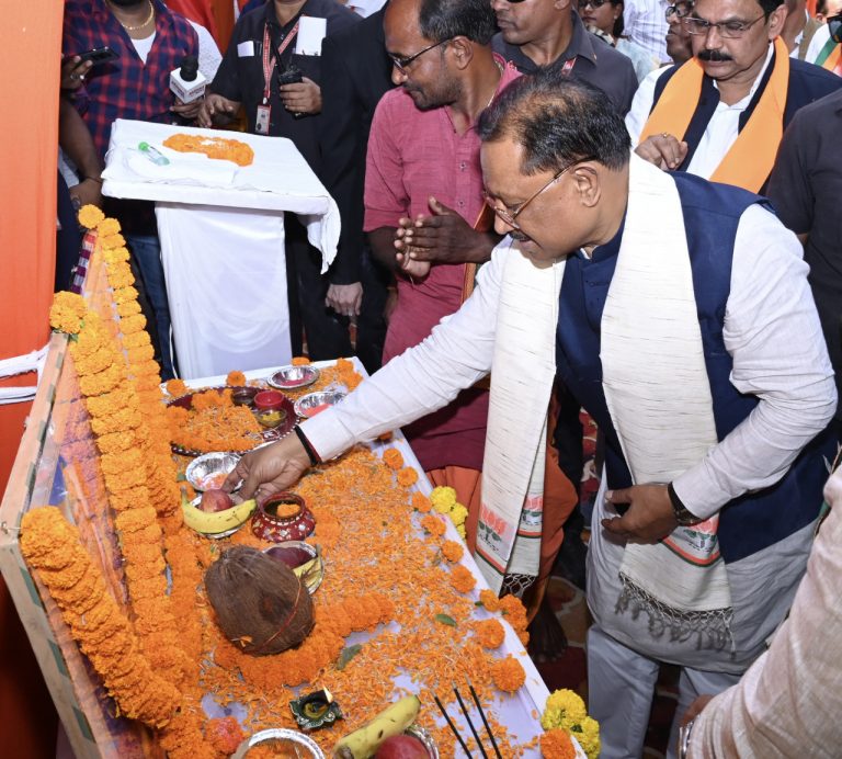 बलौदाबाजार में बीएड कॉलेज और ट्रांसपोर्ट नगर की घोषणा, मुख्यमंत्री विष्णुदेव साय द्वारा भूमिपूजन