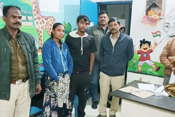 अंबिकापुर में हत्या के बाद जांच करती पुलिस टीम