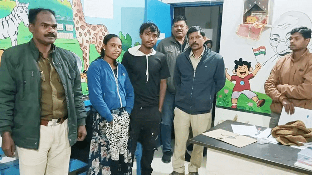 अंबिकापुर में हत्या के बाद जांच करती पुलिस टीम