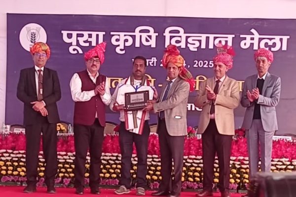 इंदिरा गांधी कृषि विश्वविद्यालय कृषक अवनीश पात्र