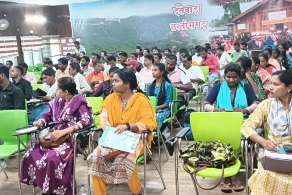 दंतेवाड़ा में एआई तकनीक से खेती में क्रांतिकारी बदलाव आ रहा है। जानिए कैसे स्मार्ट खेती किसानों की आय बढ़ाने में मदद कर रही है।