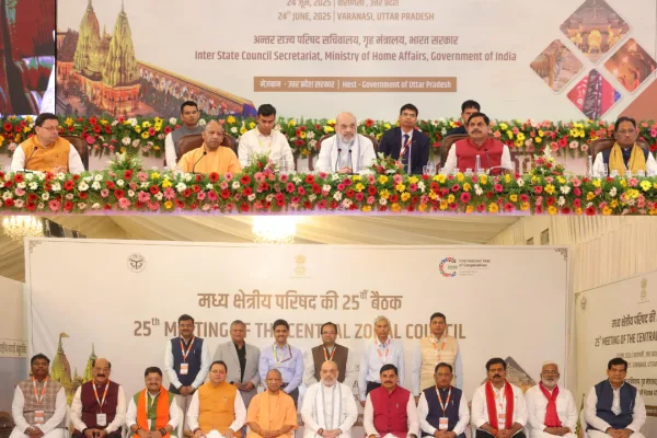 मुख्यमंत्री विष्णुदेव साय मध्य क्षेत्रीय परिषद बैठक 2025 में छत्तीसगढ़ विकास पर संबोधित करते हुए