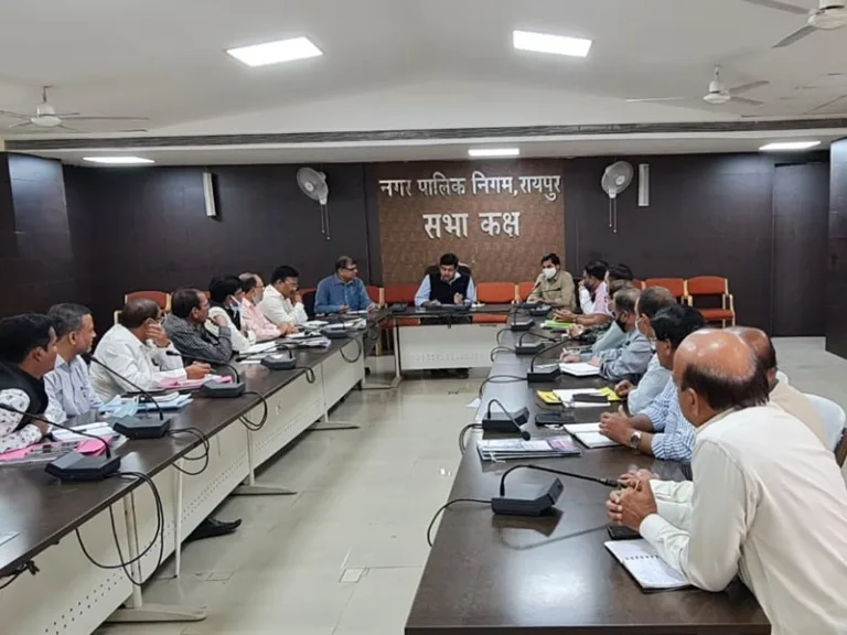 अवैध प्लाटिंग पर कलेक्टर का सख्त संदेश