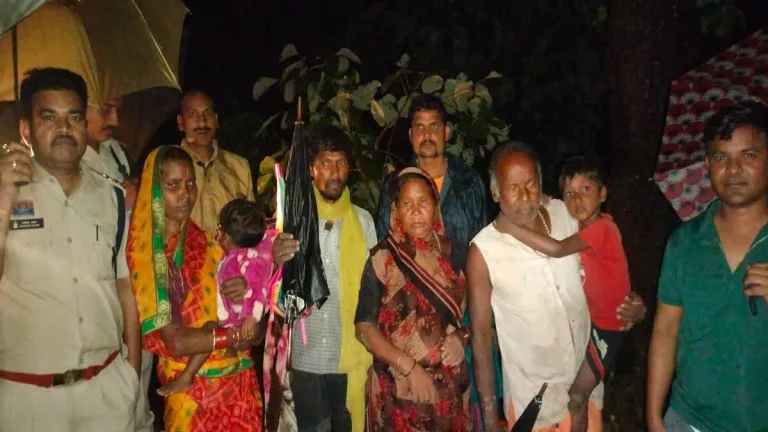 पाली ब्लॉक में बाढ़ में फंसे 17 लोग, 10 घंटे बाद रेस्क्यू