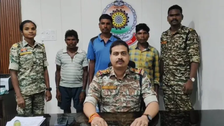 बीजापुर में ईनामी नक्सली गिरफ्तार, टिफिन बम और विस्फोटक सामग्री बरामद.