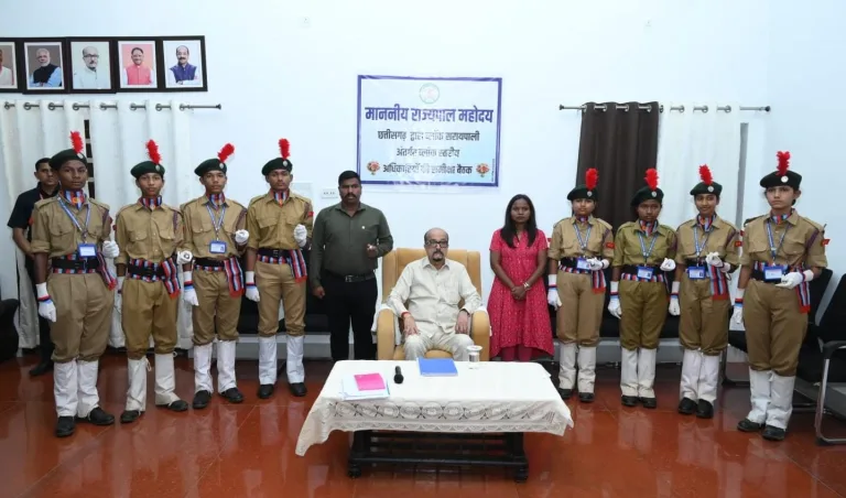 राज्यपाल श्री रमेन डेका से रेडक्रॉस टीम की मुलाकात