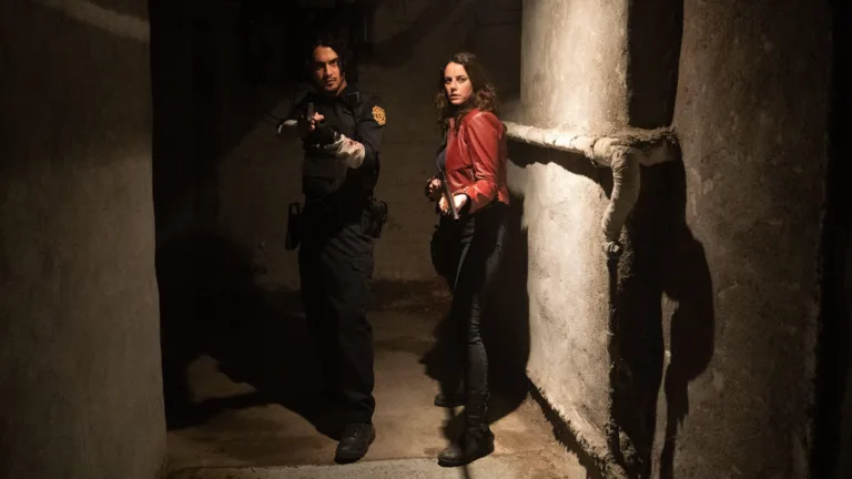 Resident Evil: शूटिंग के दौरान बड़ा हादसा टला, निर्देशक बोले- एक कदम और बढ़ता तो ऑस्टिन एब्राम्स की जा सकती थी जान