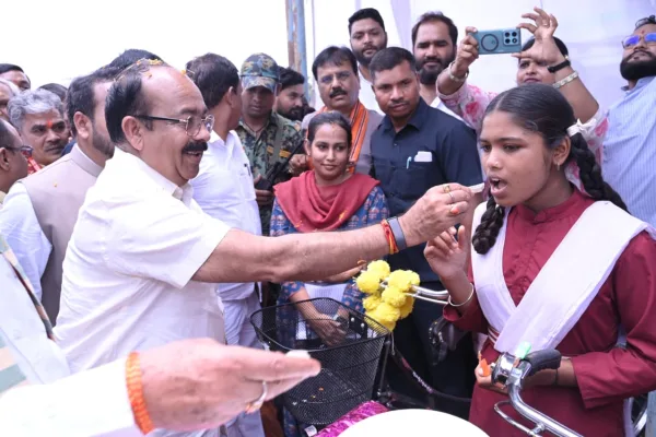 शाला प्रवेश उत्सव