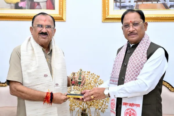 साय वासुदेव देवनानी भेंट