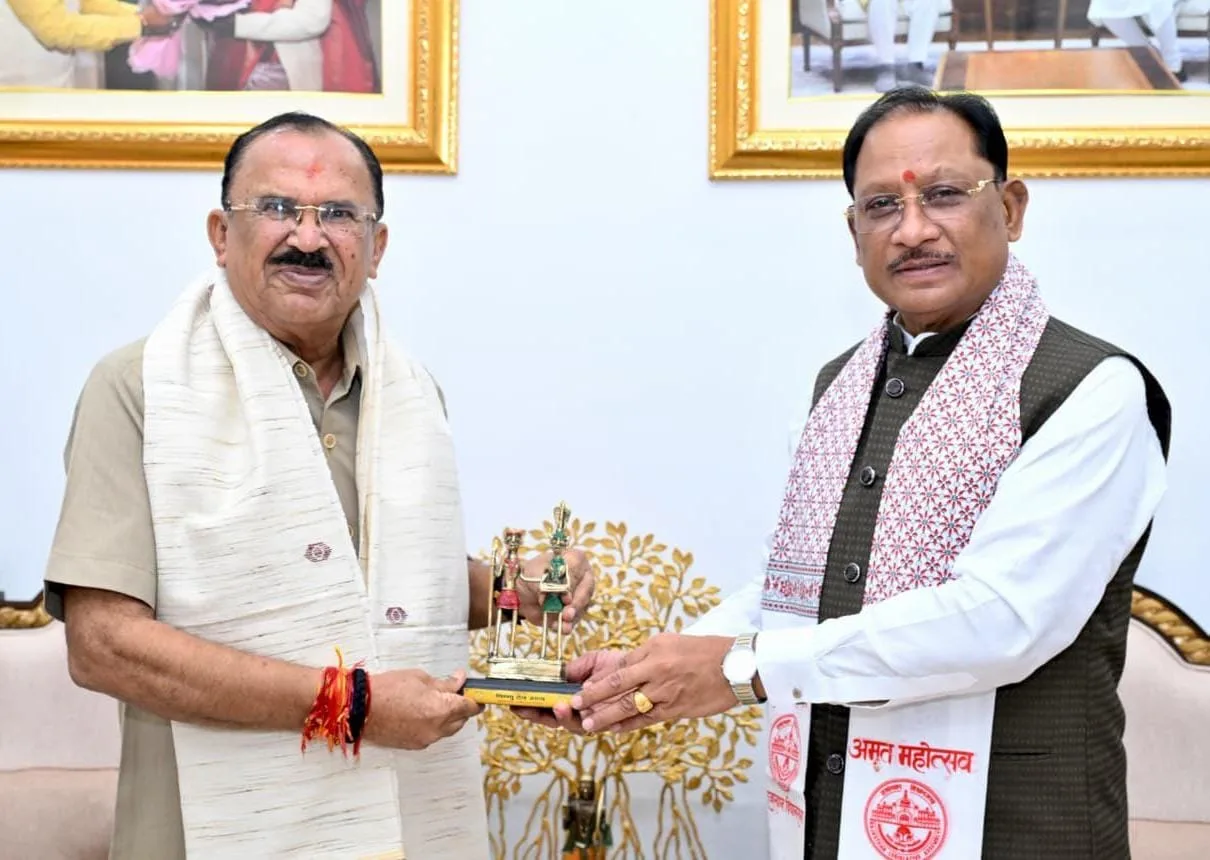 साय वासुदेव देवनानी भेंट