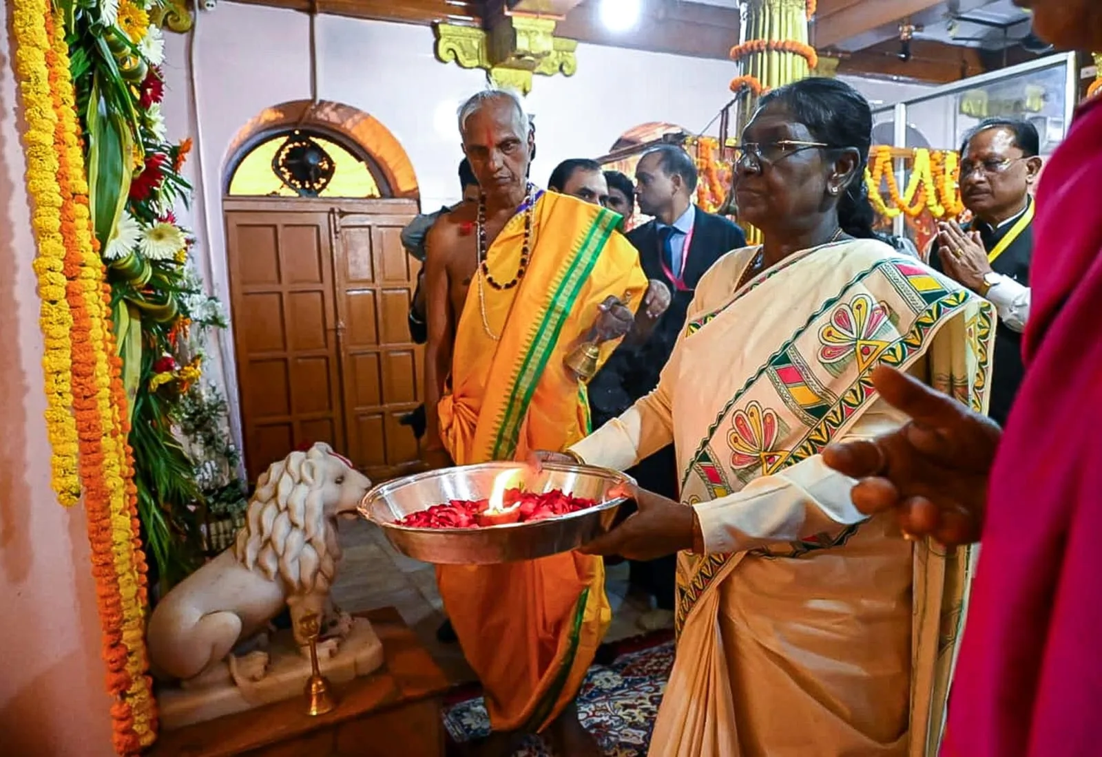 राष्ट्रपति द्रौपदी मुर्मु, माँ दंतेश्वरी मंदिर, जगदलपुर समाचार,